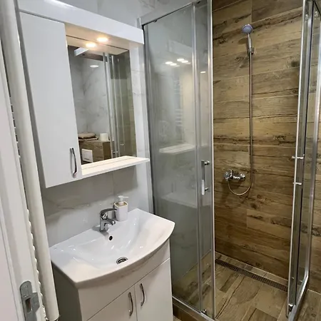 Stan Na Dan Stanojevic Διαμέρισμα